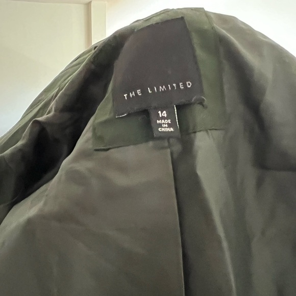 Per owned trench coat from the limited - Picture 4 of 4